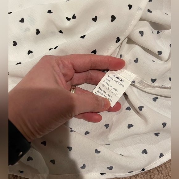 Women's Junior SHEIN black heart print collar top with mesh sholuder sleeves - Picture 8 of 11